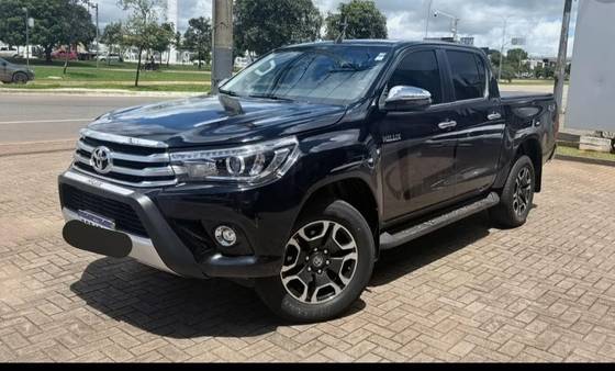 TOYOTA HILUX 2.8 SRX 4X4 CD 16V DIESEL 4P AUTOMÁTICO